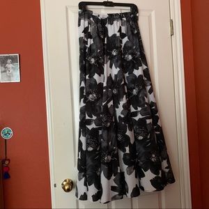 Roz n Ali full and flowy skirt